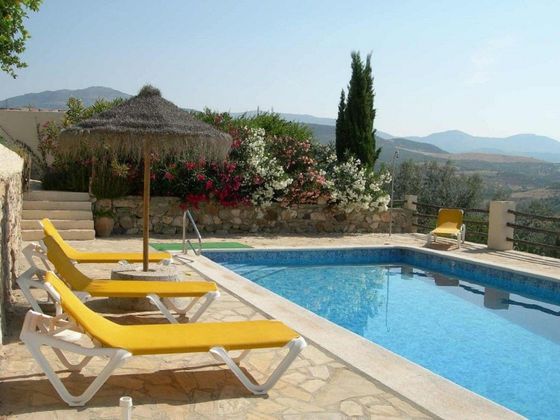 Foto 1 de Casa rural en venda a Riogordo de 5 habitacions amb terrassa i piscina