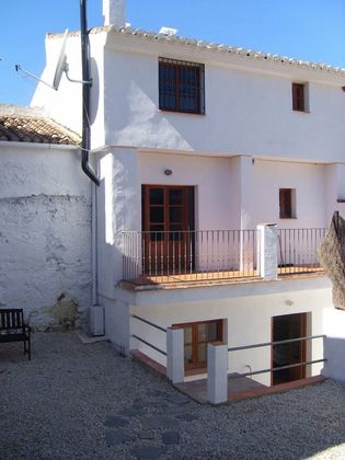 Foto 1 de Casa adossada en venda a Riogordo de 4 habitacions amb garatge i balcó