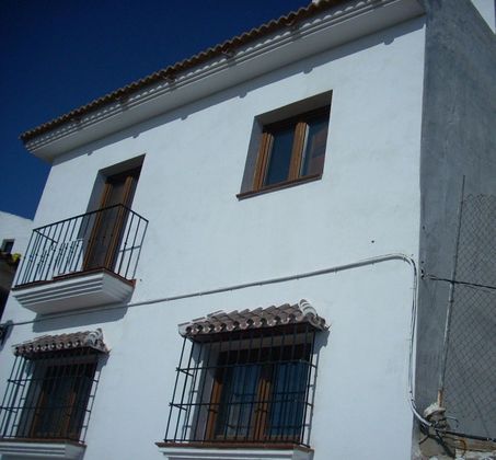 Foto 2 de Ático en venta en Comares de 2 habitaciones con terraza y balcón