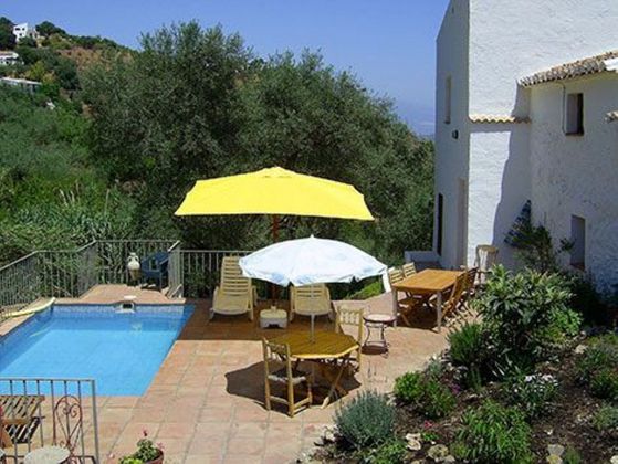Foto 1 de Casa rural en venda a Colmenar de 6 habitacions amb terrassa i piscina