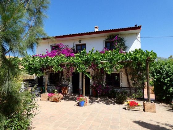 Foto 1 de Casa rural en venda a Riogordo de 5 habitacions amb terrassa i jardí