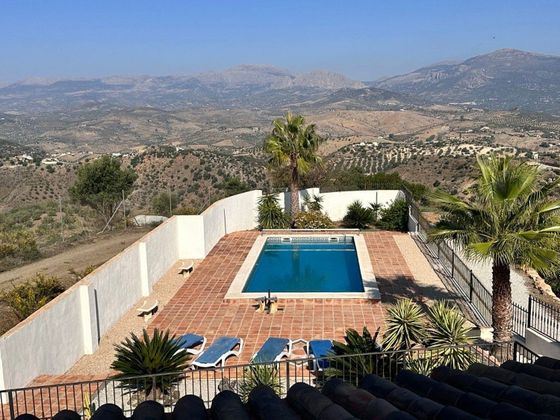 Foto 1 de Xalet en venda a Benamargosa de 5 habitacions amb terrassa i piscina