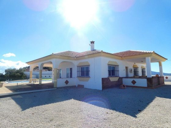 Foto 1 de Casa rural en venda a Colmenar de 4 habitacions amb terrassa i piscina