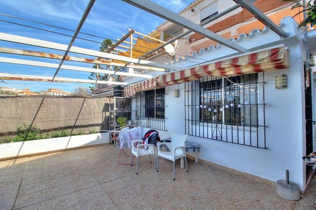 Foto 2 de Piso en venta en Benajarafe – Almayate de 3 habitaciones con terraza y piscina