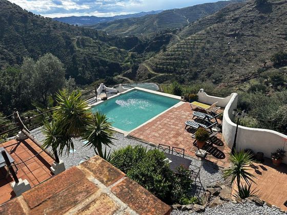 Foto 1 de Casa rural en venta en Canillas de Aceituno de 5 habitaciones con terraza y piscina