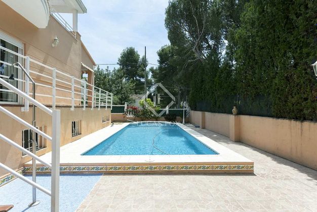 Foto 1 de Xalet en venda a La Cañada de 6 habitacions amb terrassa i piscina