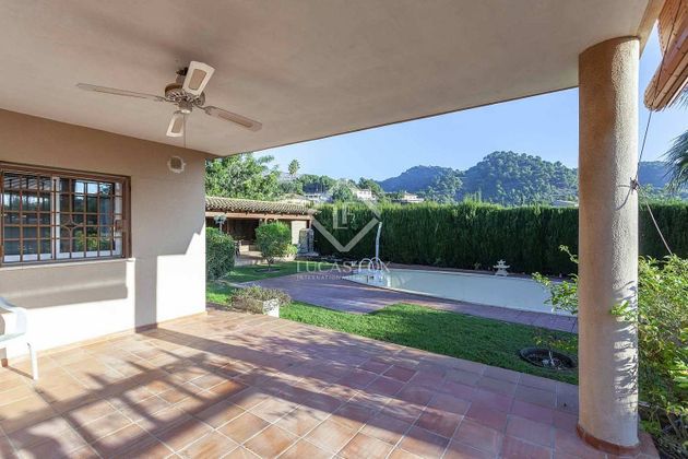 Foto 1 de Alquiler de chalet en Los Monasterios-Alfinach de 5 habitaciones con terraza y piscina