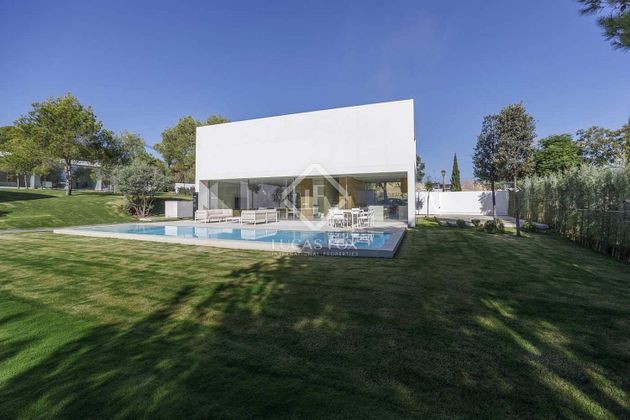 Foto 1 de Chalet en venta en Nueva Santa Barbara - Cruz de Gracia de 4 habitaciones con terraza y piscina