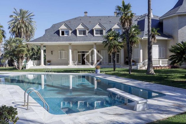 Foto 1 de Casa en venta en Gallipont de 7 habitaciones con terraza y piscina
