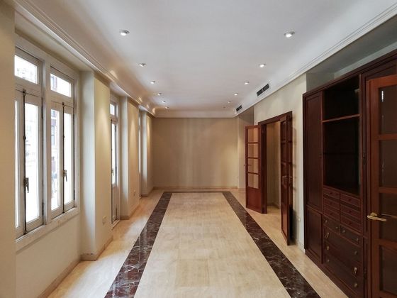 Foto 2 de Alquiler de piso en Russafa de 4 habitaciones con terraza y garaje
