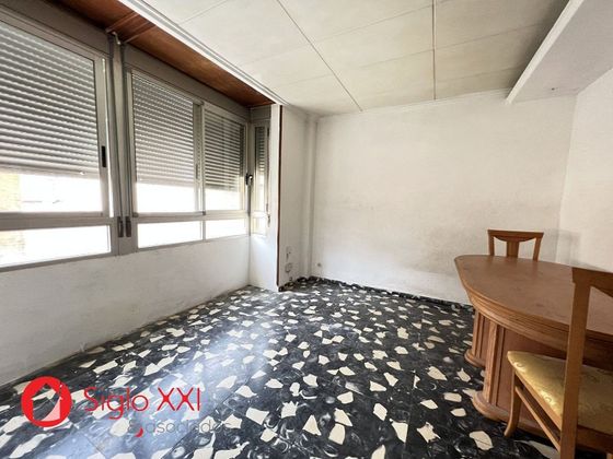 Foto 1 de Casa en venda a Camino de Onda - Salesianos - Centro de 4 habitacions amb terrassa i balcó
