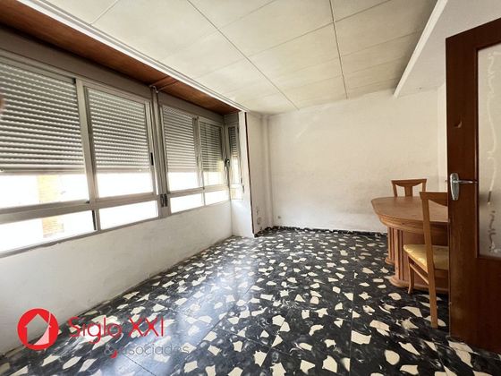 Foto 2 de Casa en venda a Camino de Onda - Salesianos - Centro de 4 habitacions amb terrassa i balcó