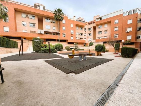 Foto 2 de Àtic en venda a calle De Demóstenes de 3 habitacions amb terrassa i piscina