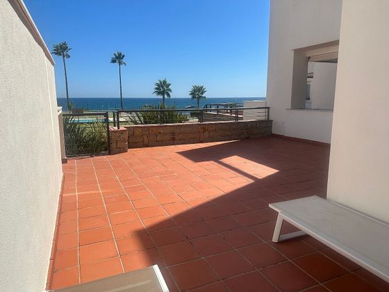 Foto 1 de Pis en venda a urbanización Lugar Casares del Mar de 2 habitacions amb terrassa i piscina