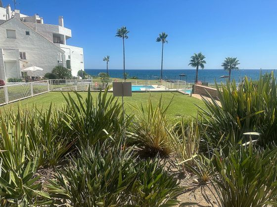 Foto 2 de Pis en venda a urbanización Lugar Casares del Mar de 2 habitacions amb terrassa i piscina
