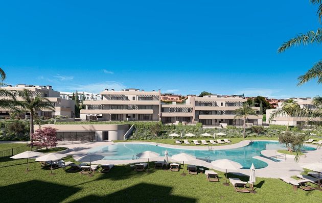 Foto 1 de Venta de piso en urbanización Casares Golf Garden Ur de 2 habitaciones con terraza y piscina
