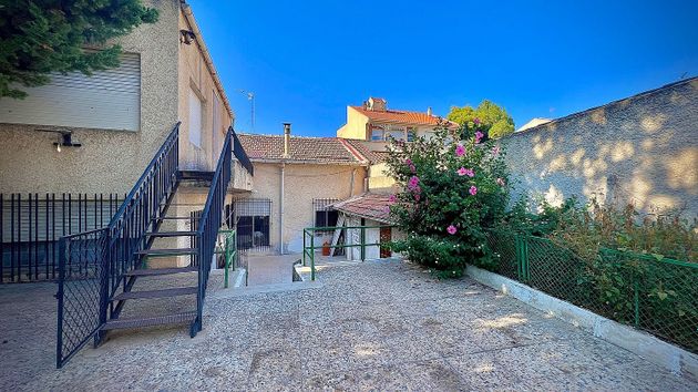 Foto 2 de Casa en venda a calle Pedro García Villalba de 5 habitacions amb terrassa i piscina