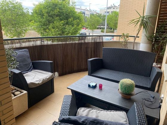 Foto 2 de Piso en alquiler en avenida De Les Magnolies de 2 habitaciones con terraza y piscina