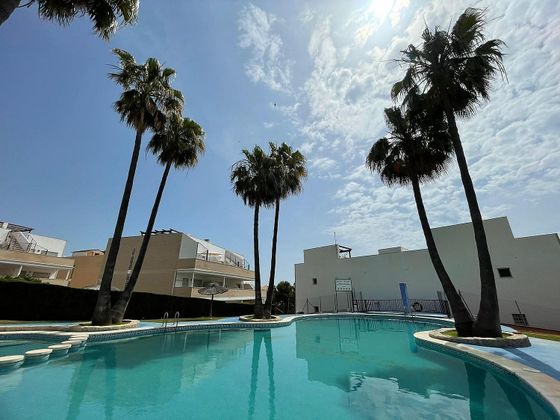 Foto 1 de Àtic en venda a Costa sur de 1 habitació amb terrassa i piscina
