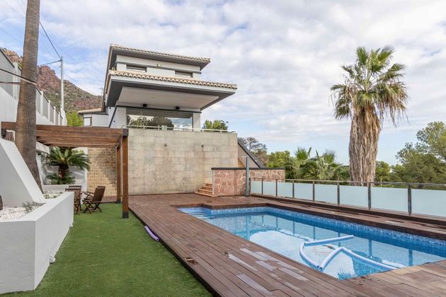 Foto 2 de Casa en venta en Centro - El Castillo de 4 habitaciones con terraza y piscina