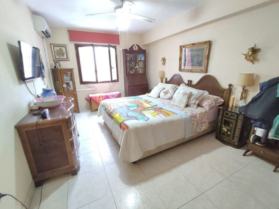 Foto 1 de Pis en venda a La Carihuela de 3 habitacions amb terrassa