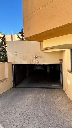 Foto 2 de Venta de garaje en calle Loma del Colegial de 16 m²
