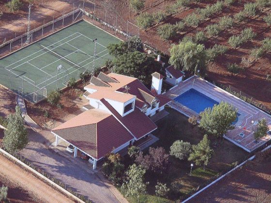 Foto 1 de Chalet en venta en Maria Auxiliadora - Barriada LLera de 6 habitaciones con piscina y jardín