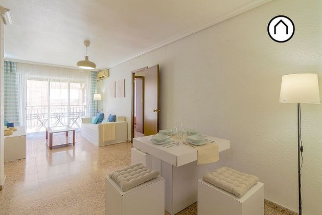 Foto 2 de Pis en venda a calle Cartagena de 4 habitacions amb terrassa i aire acondicionat
