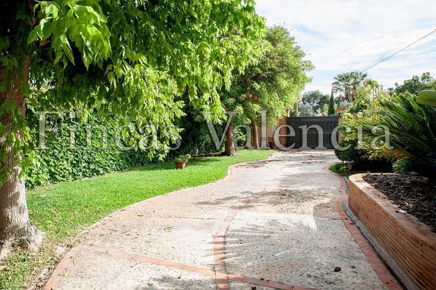 Foto 2 de Xalet en venda a Los Pinares-La Masía de 7 habitacions amb terrassa i piscina