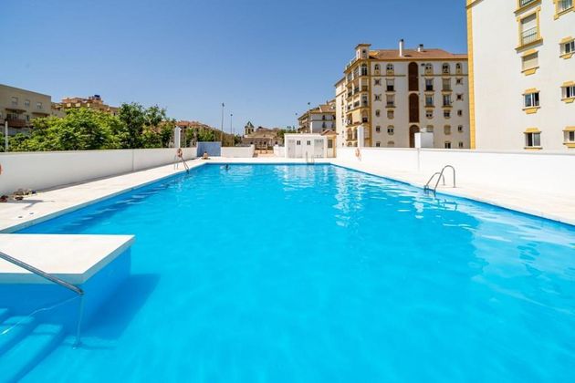 Foto 2 de Pis en venda a Los Boliches de 4 habitacions amb terrassa i piscina