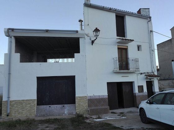 Foto 2 de Venta de chalet en Figueroles de 5 habitaciones con terraza y garaje