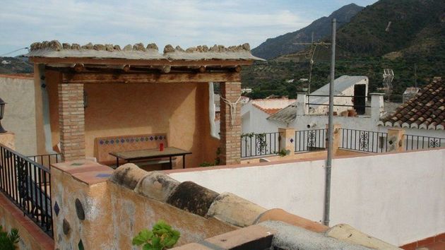Foto 2 de Venta de casa en Guajares (Los) de 3 habitaciones con terraza y piscina