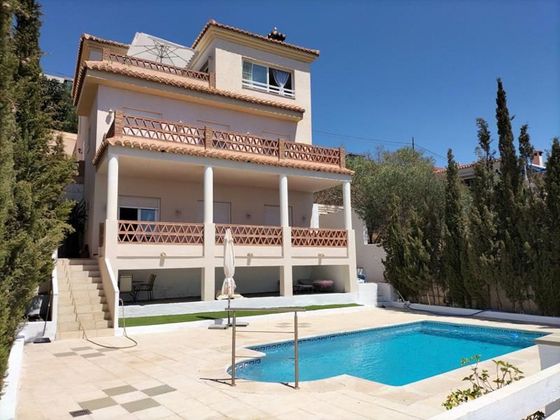 Foto 1 de Casa en venta en Salobreña de 4 habitaciones con terraza y piscina