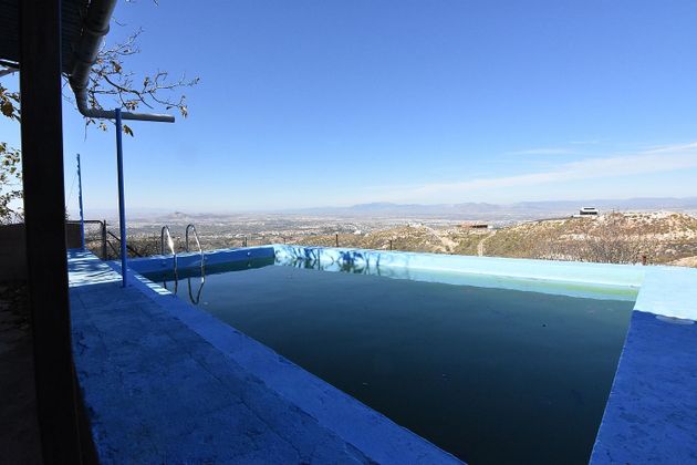 Foto 1 de Casa rural en venda a Zubia (La) de 2 habitacions amb terrassa i piscina