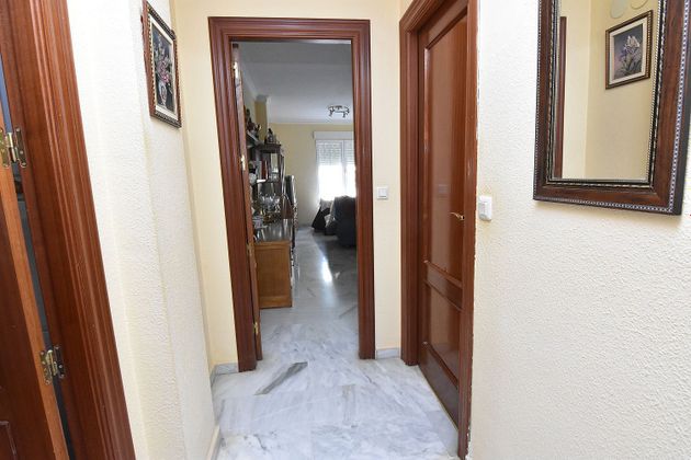 Foto 2 de Venta de piso en Zubia (La) de 3 habitaciones con aire acondicionado y calefacción