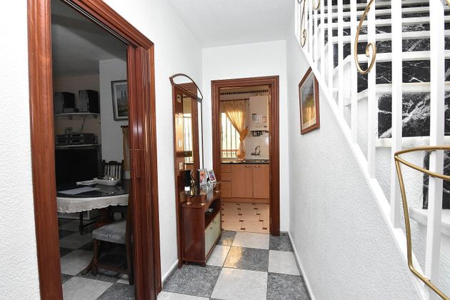 Foto 1 de Casa adossada en venda a Zubia (La) de 3 habitacions amb terrassa i calefacció