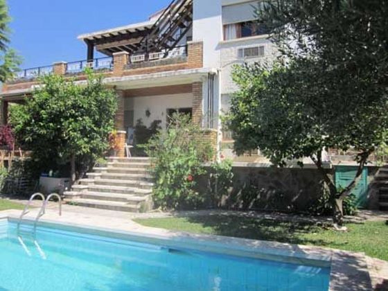 Foto 1 de Xalet en lloguer a El Candado - El Palo de 5 habitacions amb terrassa i piscina