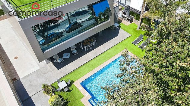 Foto 2 de Chalet en venta en calle Carlos Fabra Andrés de 3 habitaciones con terraza y piscina