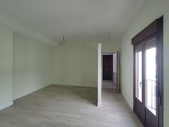 Foto 1 de Venta de piso en Cantillana de 2 habitaciones con balcón y aire acondicionado