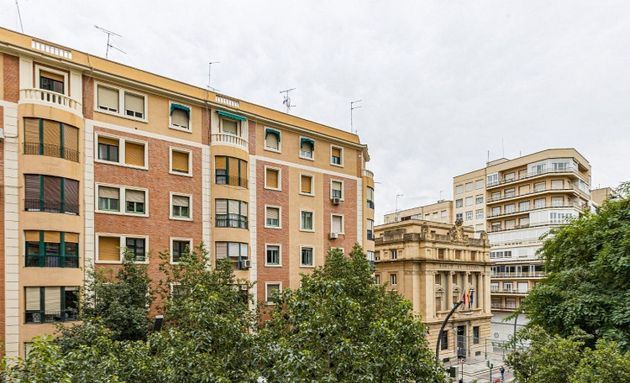 Foto 2 de Pis en venda a Centro - Murcia de 4 habitacions amb terrassa i calefacció