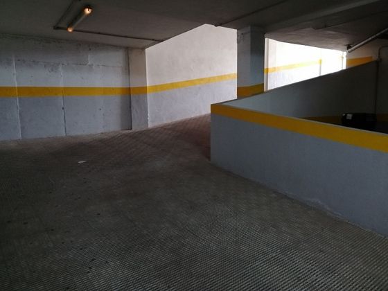 Foto 2 de Venta de garaje en calle Andrés Sobejano de 32 m²