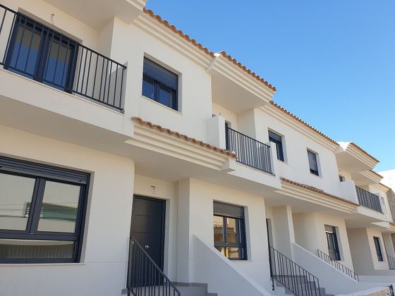 Foto 1 de Casa en venda a calle San Pancracio de 4 habitacions amb terrassa i garatge