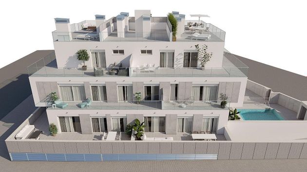 Foto 1 de Àtic en venda a calle Camelia de 4 habitacions amb terrassa i piscina