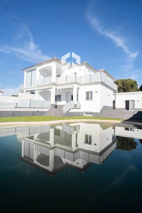 Foto 2 de Casa adosada en venta en Palos de la Frontera de 4 habitaciones con piscina y garaje
