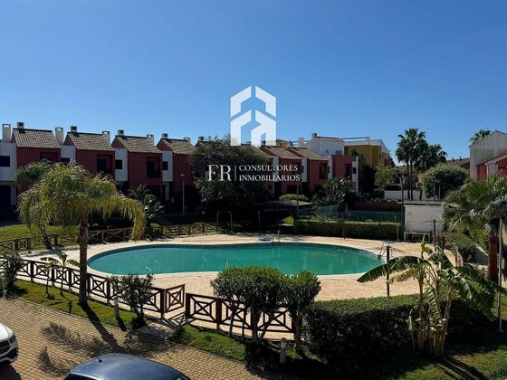 Foto 1 de Casa en venta en La Antilla - Islantilla de 2 habitaciones con terraza y piscina