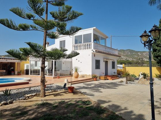 Foto 2 de Venta de chalet en calle Del Campament Jaume I de 3 habitaciones con terraza y piscina