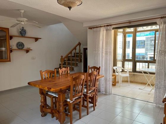 Foto 2 de Dúplex en venda a Playa de Gandia de 3 habitacions amb terrassa i piscina