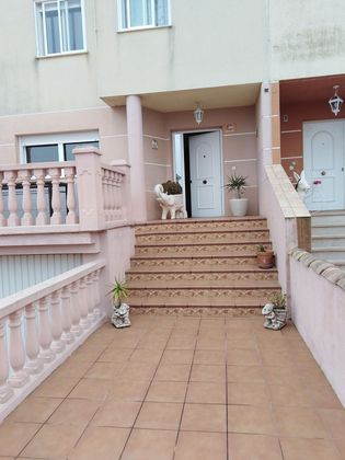 Foto 1 de Casa en venta en plaza San Isidro de 4 habitaciones con terraza y piscina