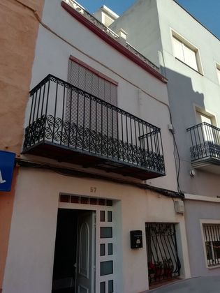 Foto 2 de Casa en venda a calle Santa Barbara de 4 habitacions amb terrassa i piscina