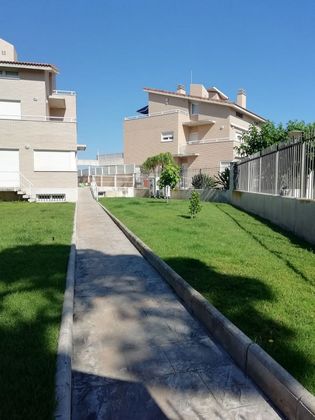 Foto 2 de Casa en venda a calle Papa Luna de 5 habitacions amb terrassa i piscina